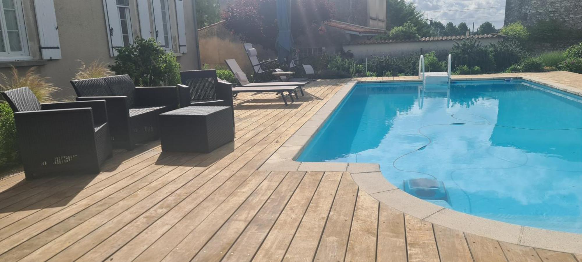 Gites De 2 A 11 Personnes Au Domaine D'Usson Echebrune Eksteriør bilde