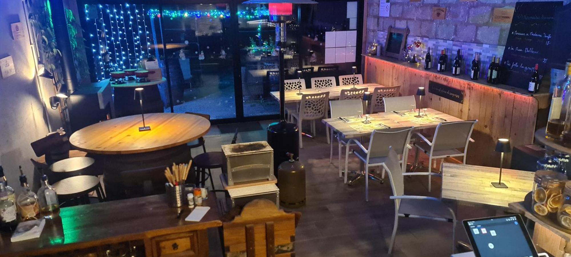 Gites De 2 A 11 Personnes Au Domaine D'Usson Echebrune Eksteriør bilde